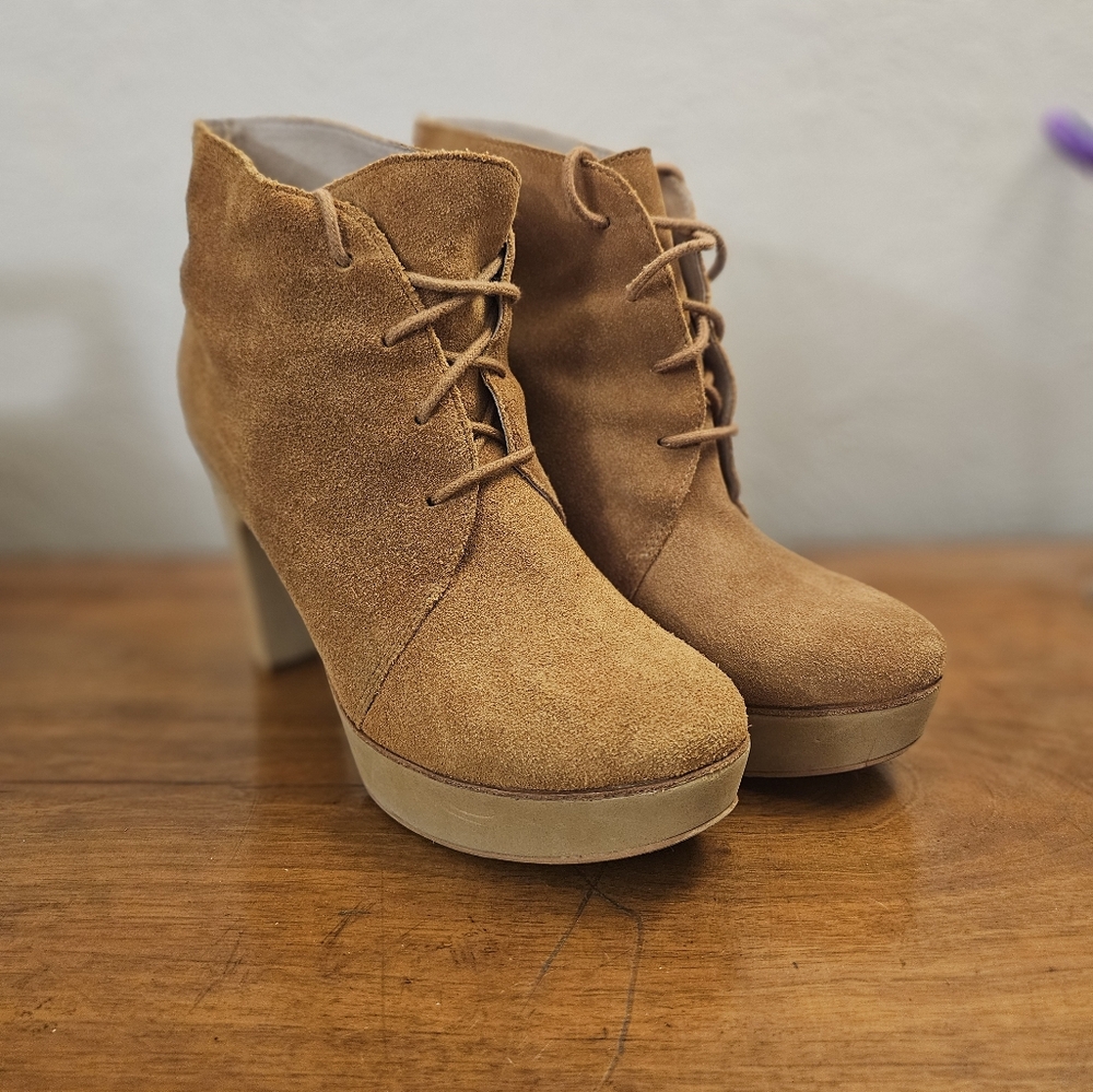 MICHAEL KORS Tan Suede Lace-Up Booties Sz 9.5 Platform High Heels